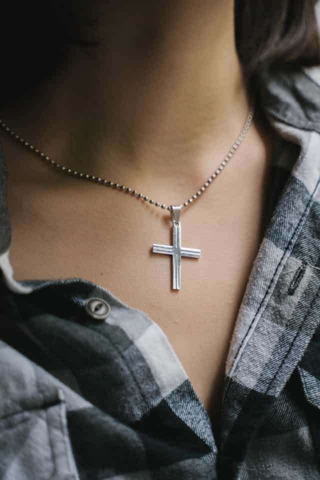 Putting on a Cross Necklace Dream Meaning