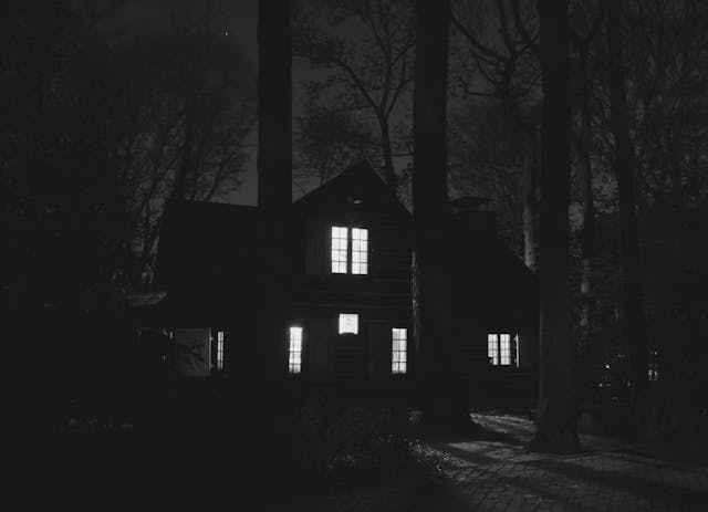 Dark House Dream Meaning