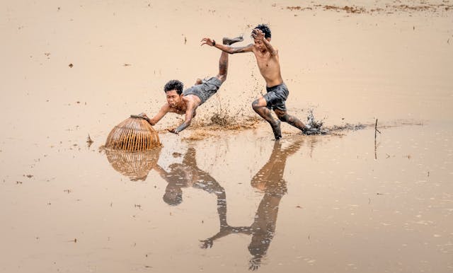 Running in Mud Dream Meaning