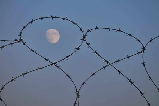 Barbed Wire Fence Dream Meaning