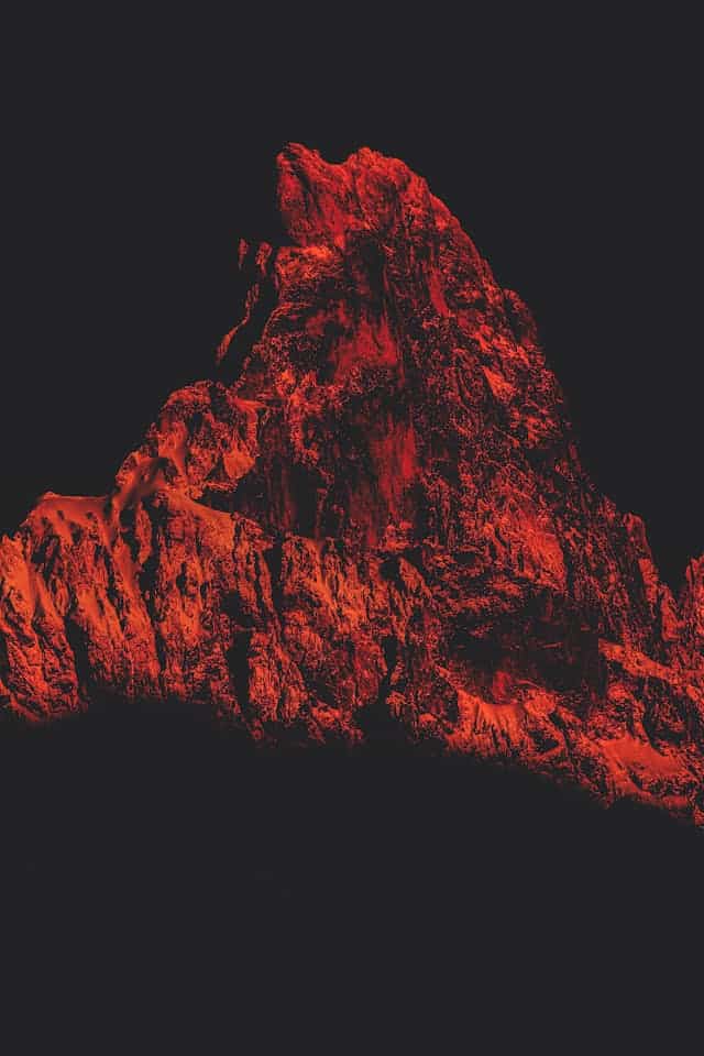 Red Mountain Dream Meaning